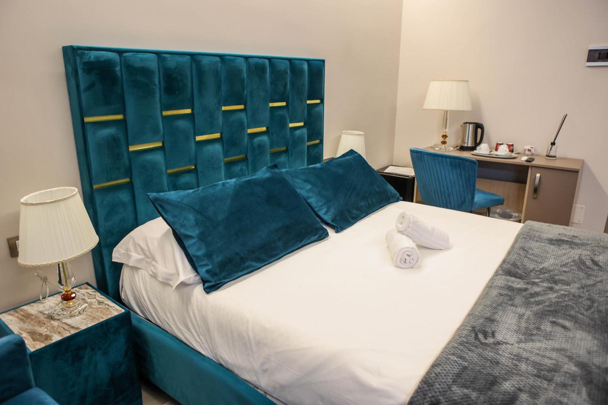 B&B Suites&Rooms Piazza Dei Martiri Catania Exteriör bild