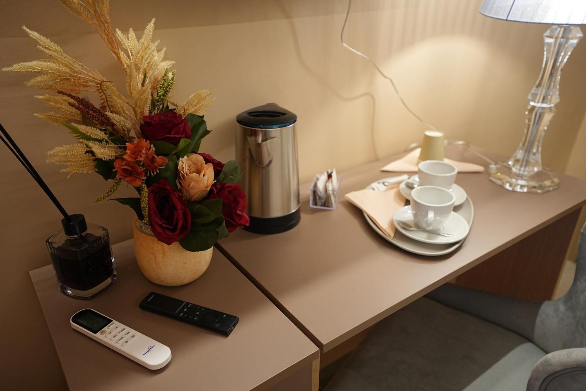 B&B Suites&Rooms Piazza Dei Martiri Catania Rum bild