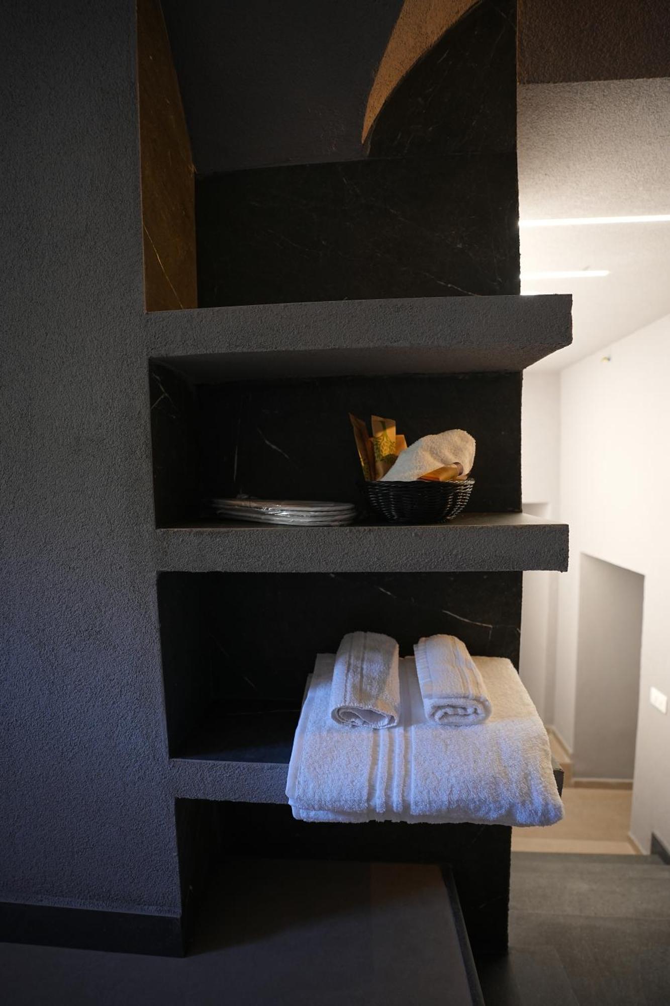 B&B Suites&Rooms Piazza Dei Martiri Catania Exteriör bild