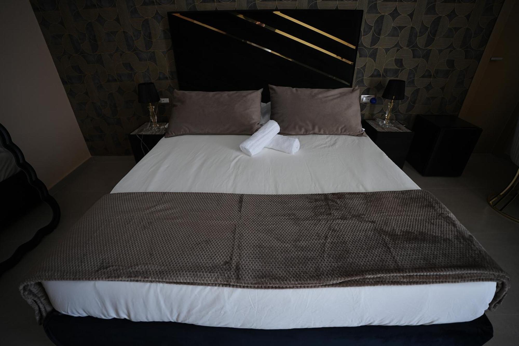 B&B Suites&Rooms Piazza Dei Martiri Catania Exteriör bild