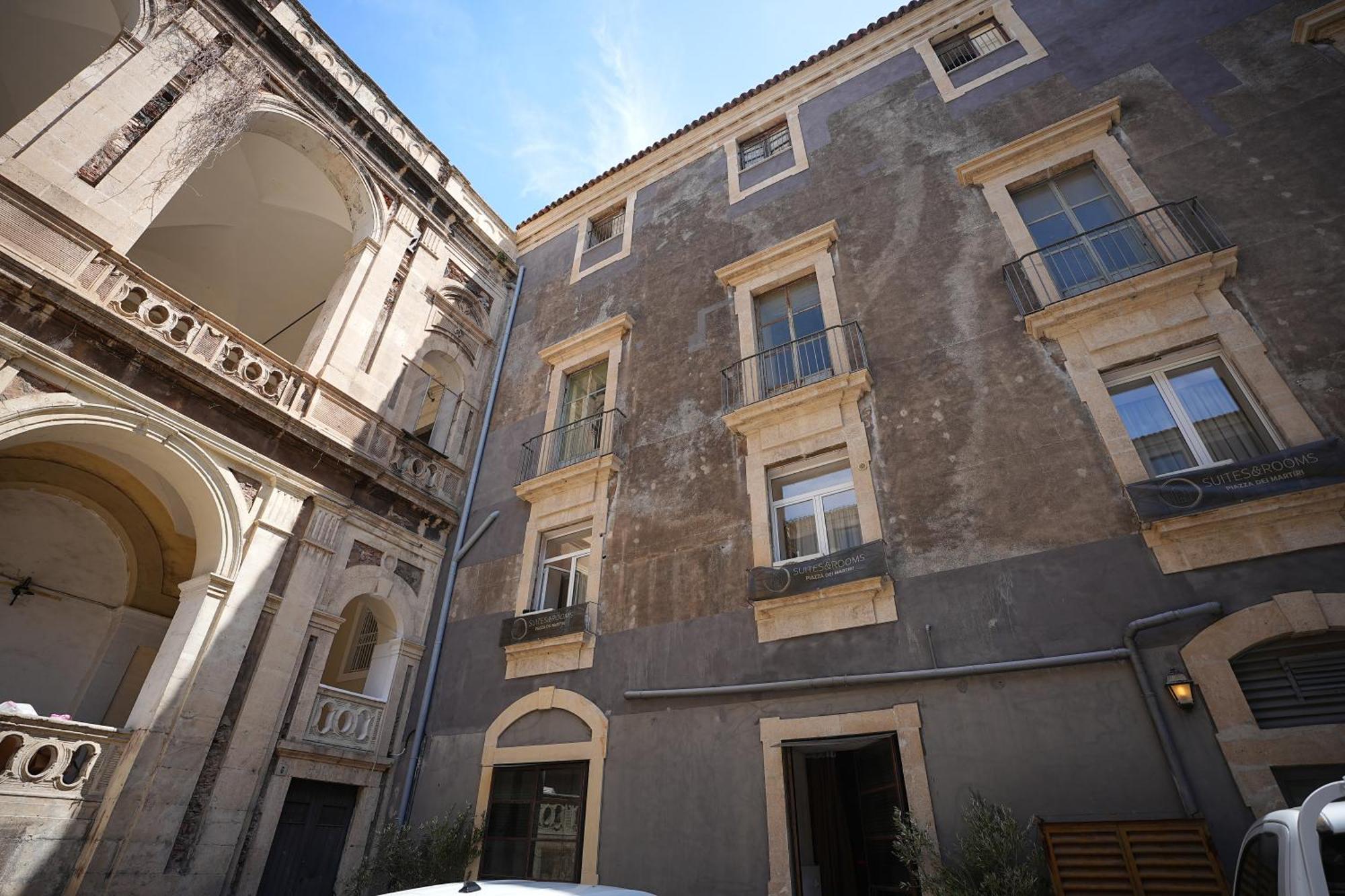 B&B Suites&Rooms Piazza Dei Martiri Catania Exteriör bild